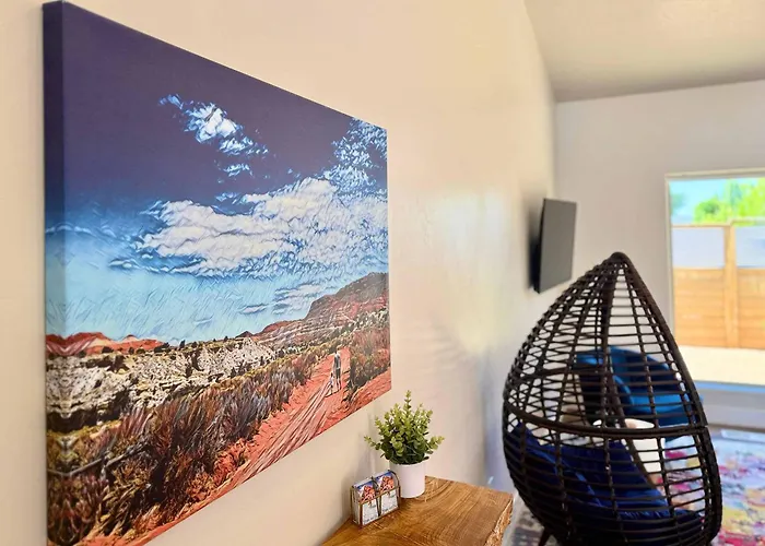 Timber & Tin H 2Bed 2Bath W Pool & Rooftop Deck
