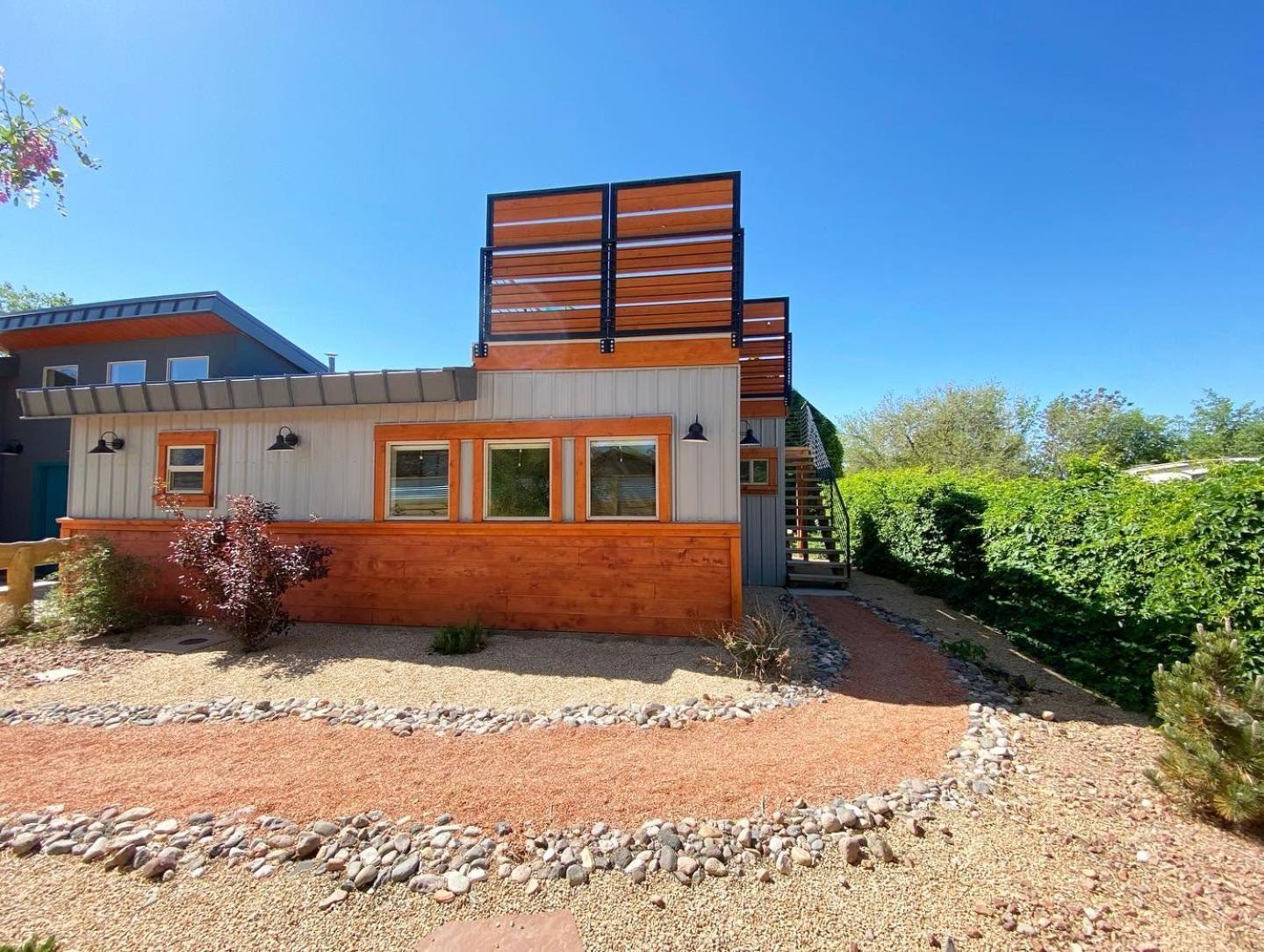 Timber & Tin H 2bed 2bath W Pool & Rooftop Deck Ferienhaus