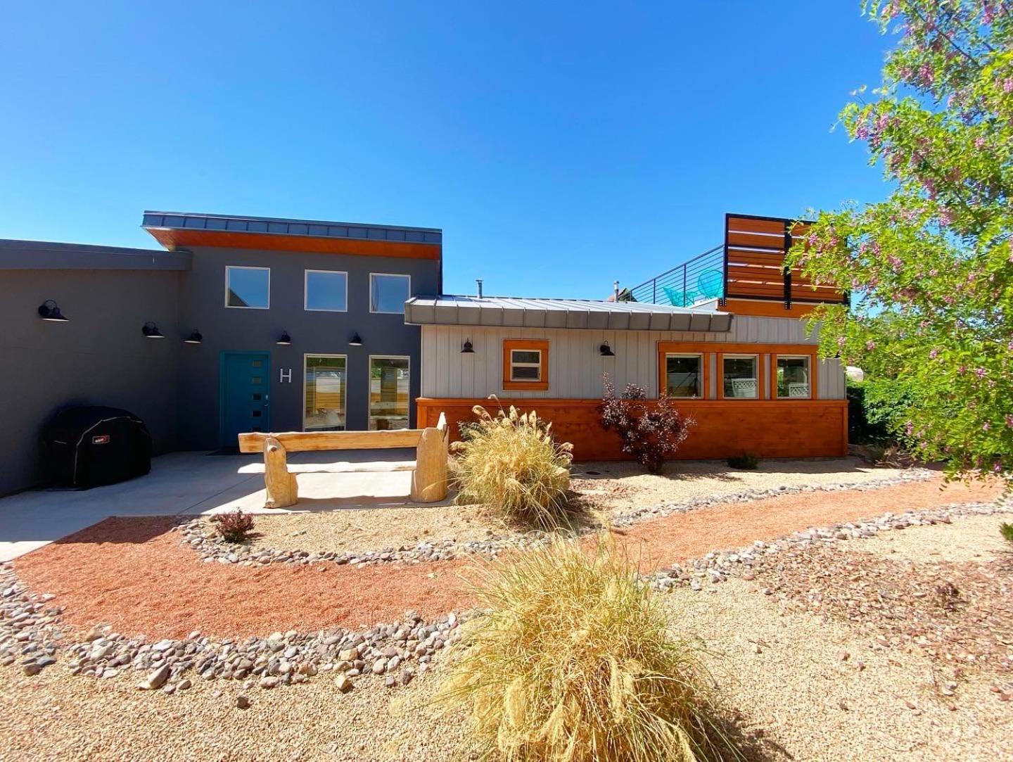 Timber & Tin H 2bed 2bath W Pool & Rooftop Deck * Kanab