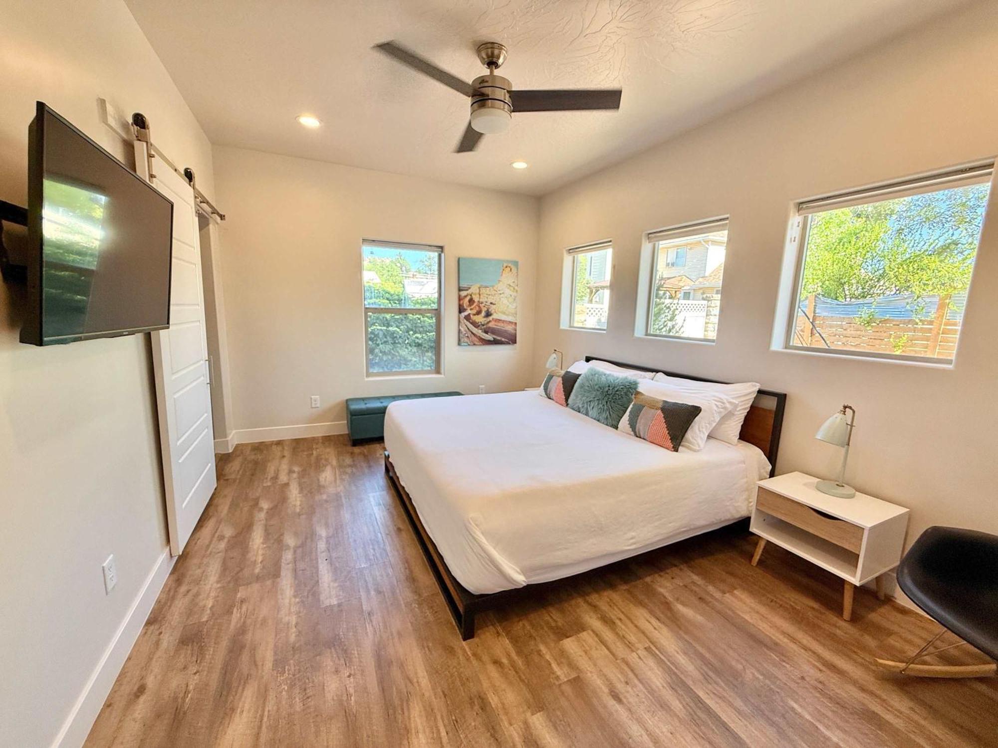 Timber & Tin H 2bed 2bath W Pool & Rooftop Deck Ferienhaus *