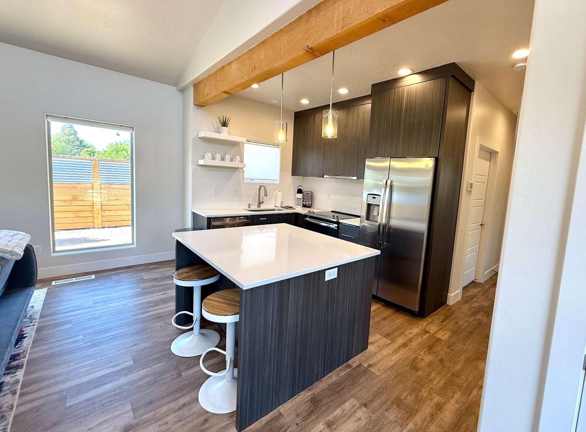 Timber & Tin H 2bed 2bath W Pool & Rooftop Deck * Kanab