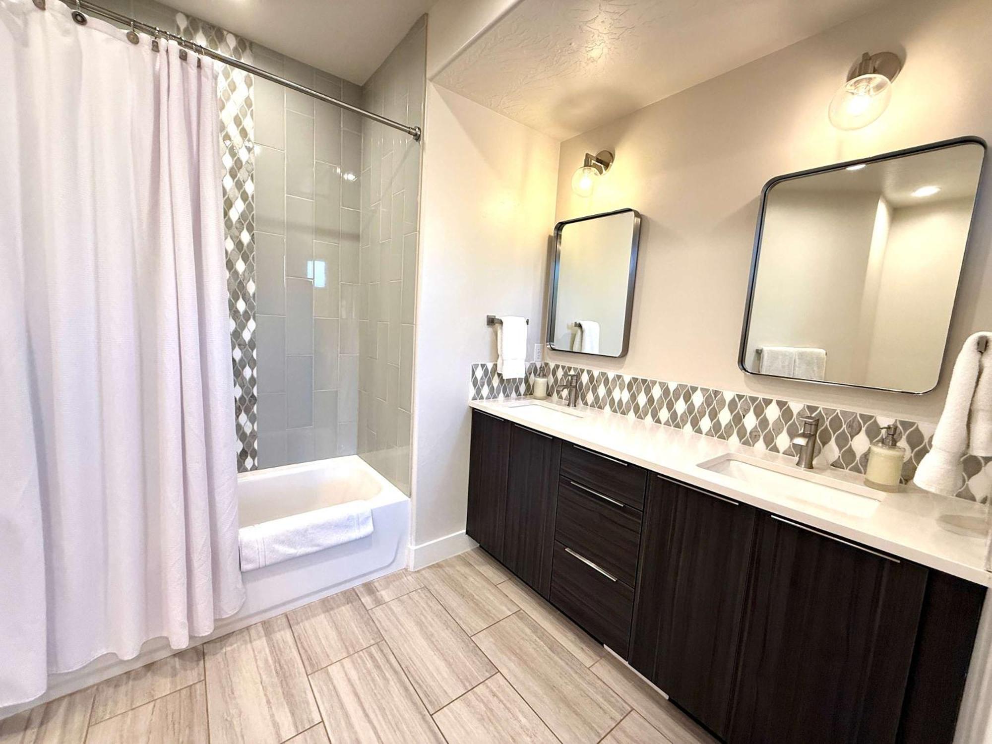 Ferienhaus Timber & Tin H 2bed 2bath W Pool & Rooftop Deck