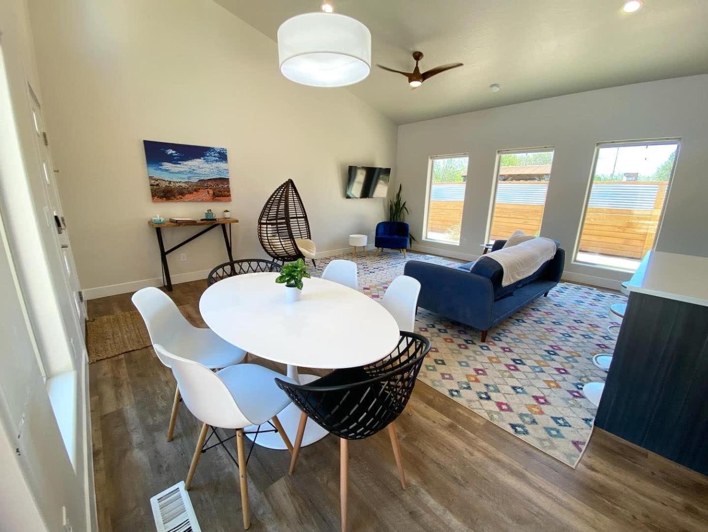 Hébergement de vacances Timber & Tin H 2bed 2bath W Pool & Rooftop Deck