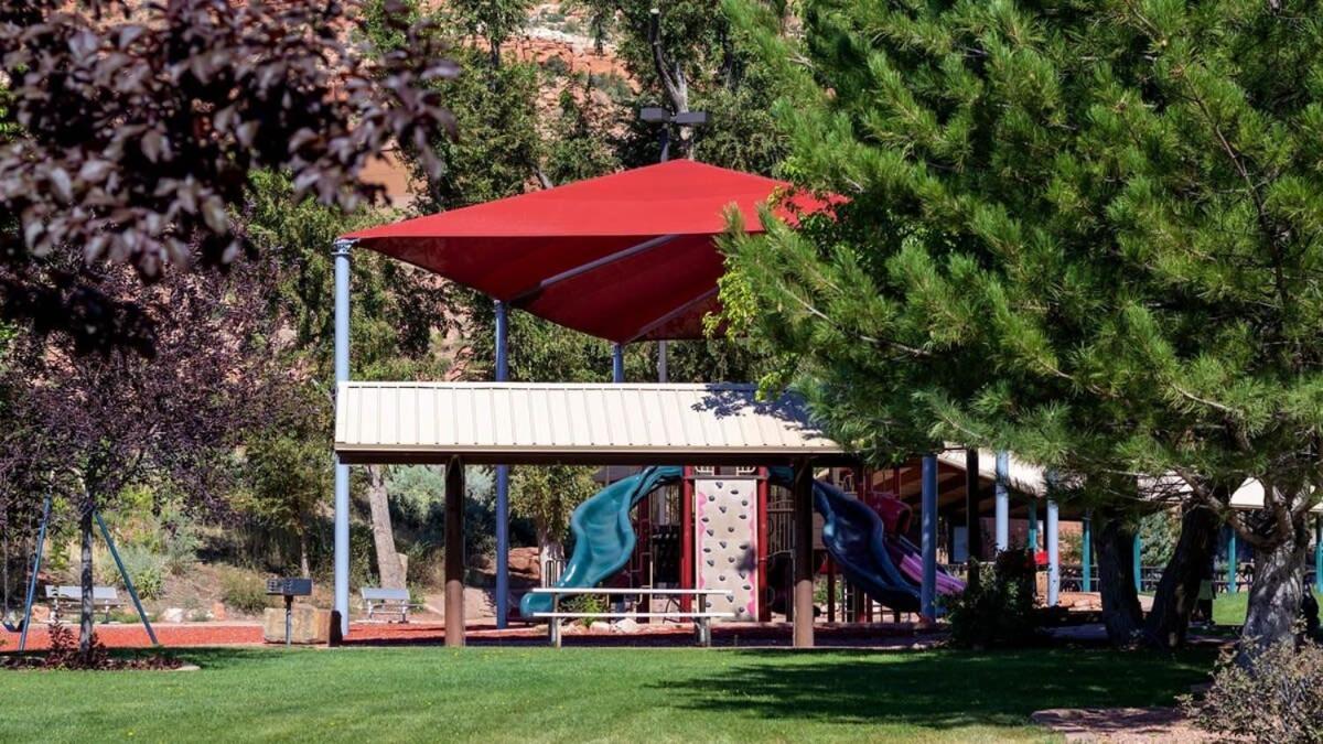 Hébergement de vacances Timber & Tin H 2bed 2bath W Pool & Rooftop Deck Kanab
